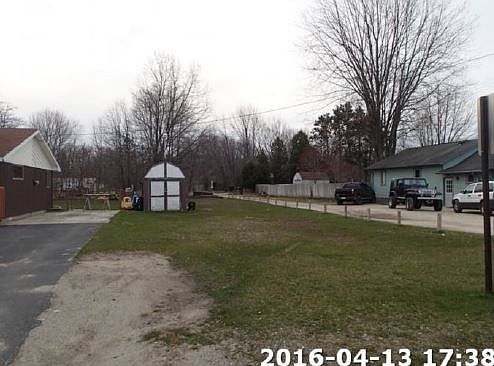 2nd image of 1852 S Sheridan Dr