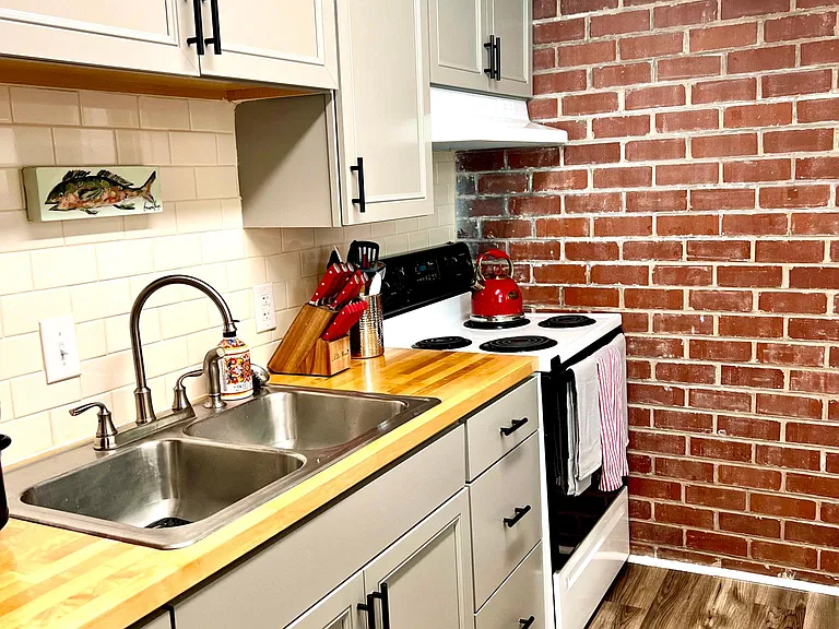 107 Riverview Dr #8 — Photo 7