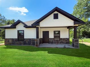 1010 W 9th St, Hearne, TX 77859