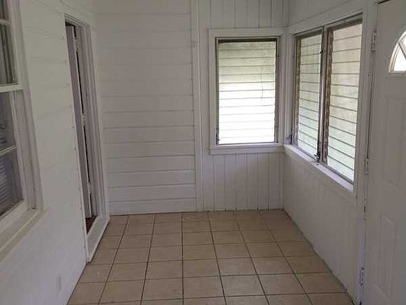 3rd image of 9135 Jackson Ave