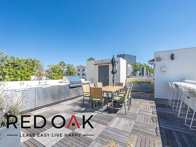 Acacia Apartments — Photo 10