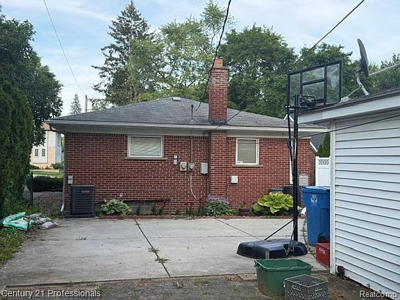 4th image of 3964 Grindley Park St
