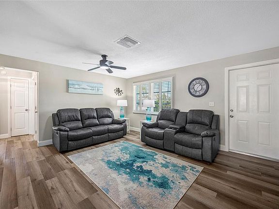 4th image of 2155 Edythe Dr