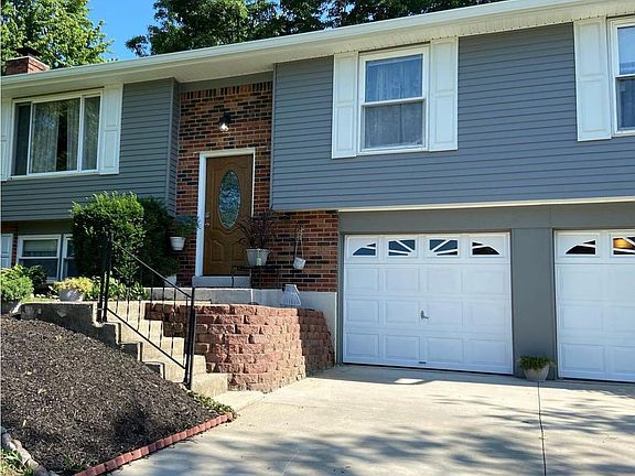 2nd image of 2720 Wesley Dr