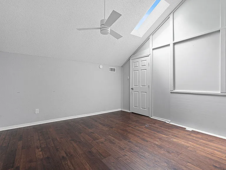 3207 Grooms St #3 — Photo 11
