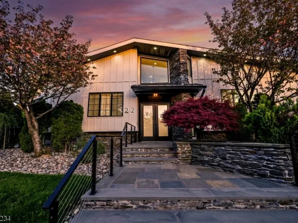 22A Berkshire Pl, Englewood Cliffs, NJ 07632
