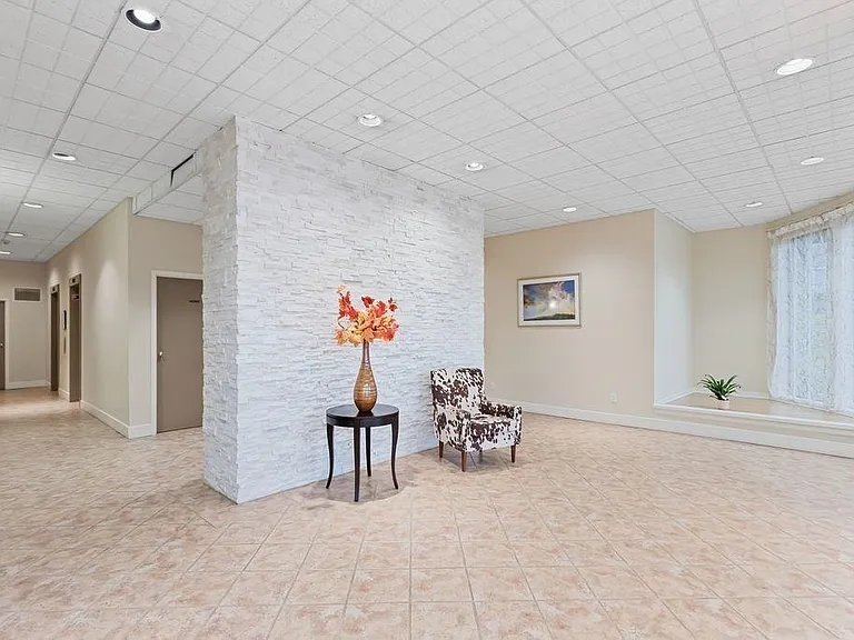 38 Leopold Pl #201 — Photo 9