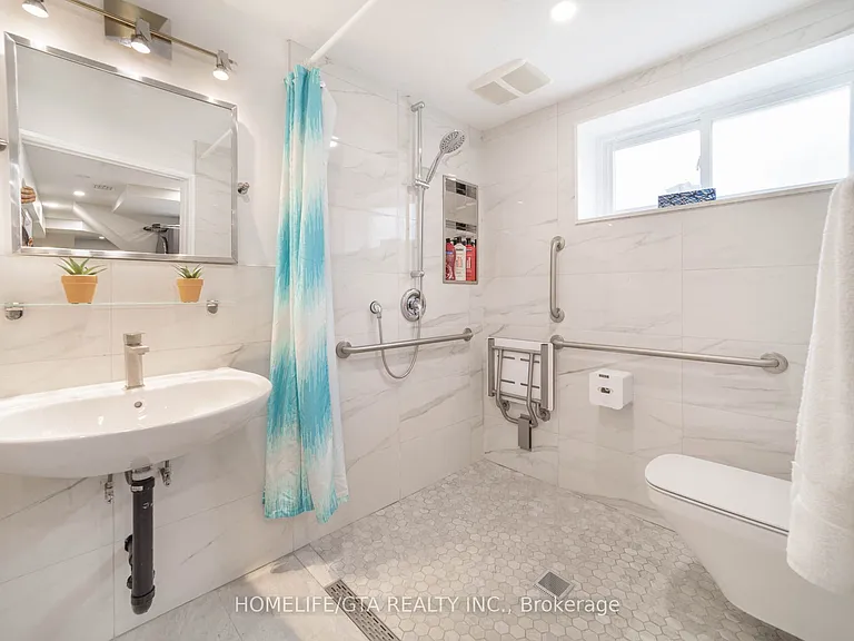 8 Laxford Ave — Photo 24