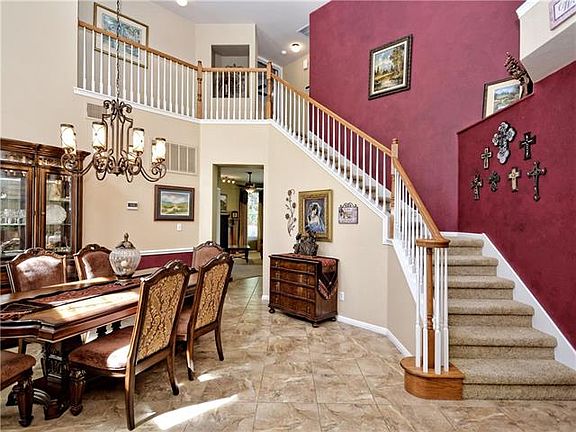 5th image of 9540 Graceland Trl
