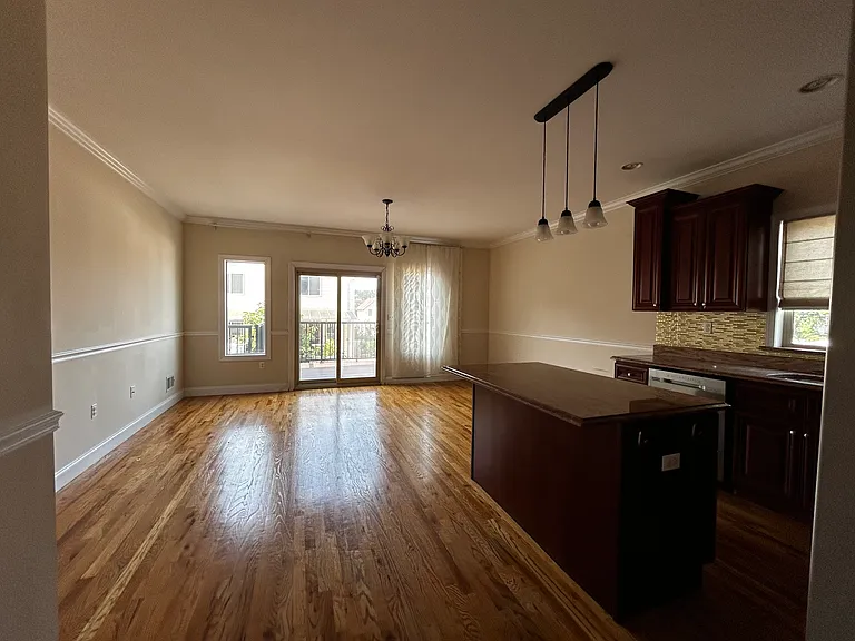 31 Tillman St — Photo 7