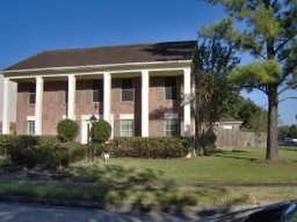 13802 Glade Hollow Dr, Houston, TX 77014