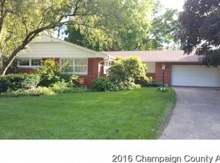 12 Golfview Dr, Savoy, IL