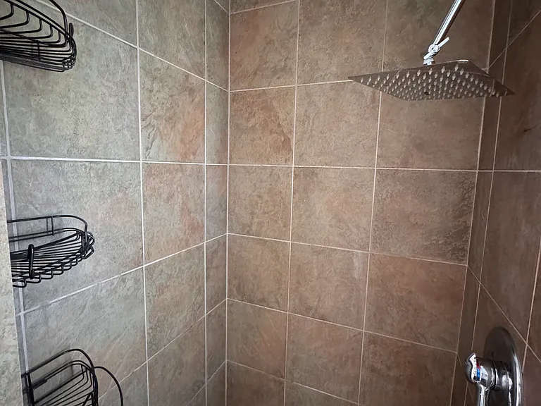 726 Marion Ave — Photo 5