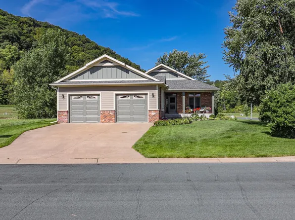 528 Cottonwood Cir, Lake City, MN 55041
