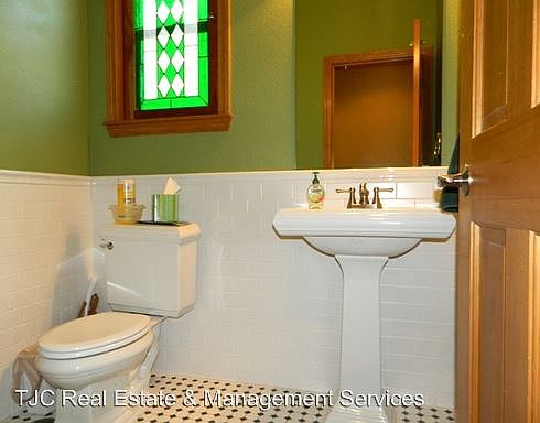 4th image of 8748 E 25th Dr