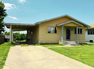 1117 Hillcrest Dr, Dodge City, KS 67801