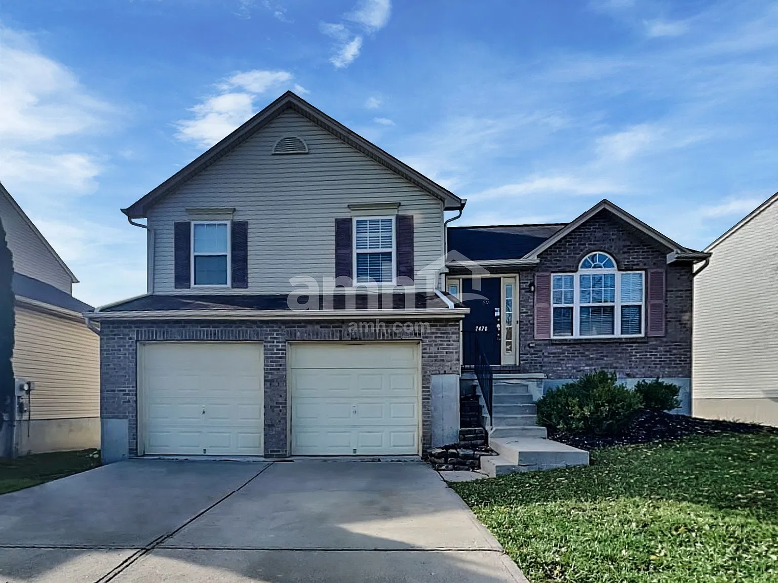 3 bed, 2.0 bath, 1392 sqft, $2,140 — Photo 1
