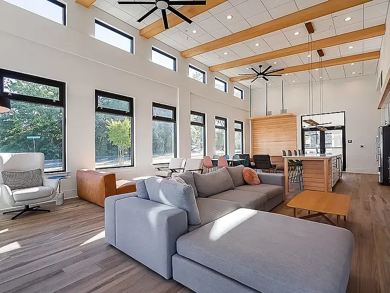 Clubroom at 5 Row Apartments