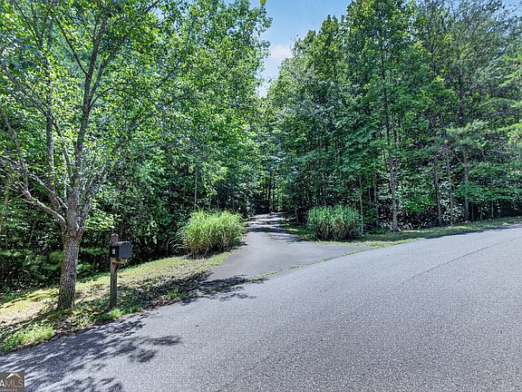 3rd image of 37 Gold Ditch Rd