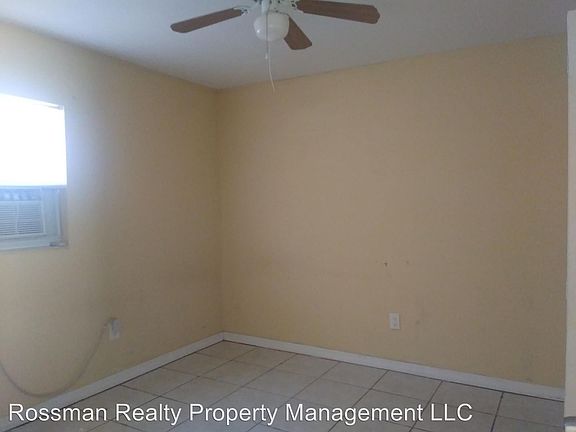 4th image of 1181 Pine Lake Dr APT B