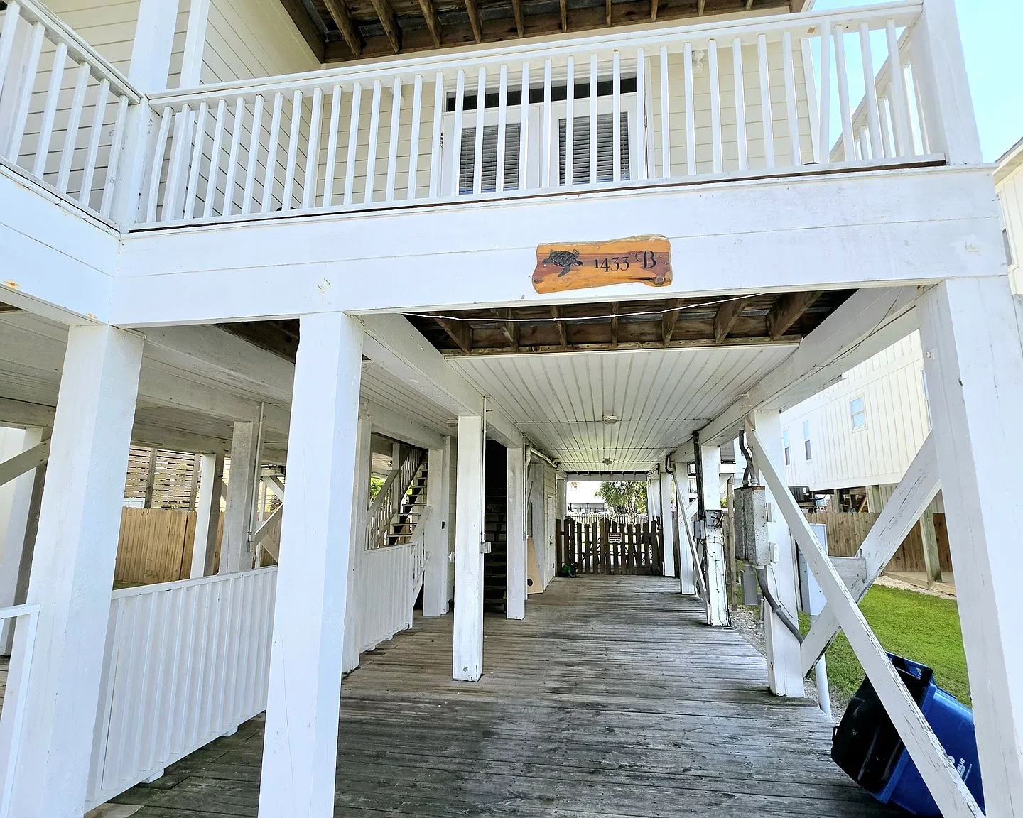 3 bed, 2.5 bath, 1900 sqft, $2,500 — Photo 2