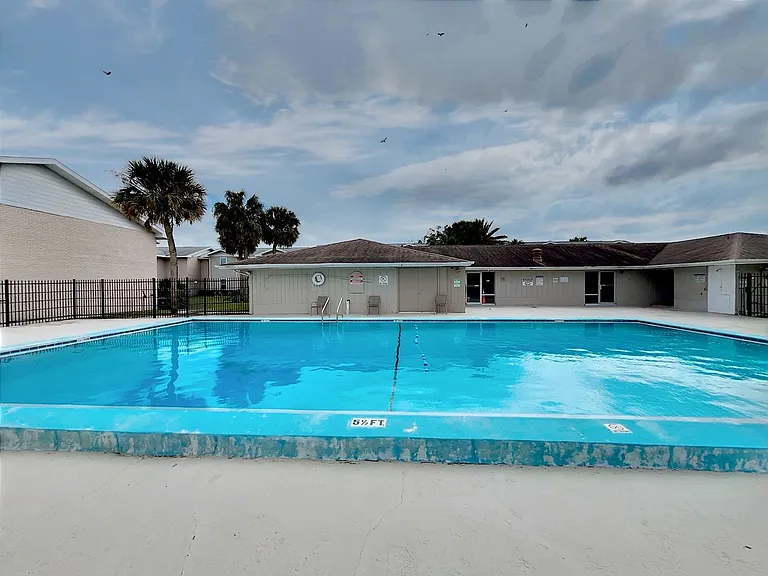 865 Sky Lake Cir #D — Photo 24