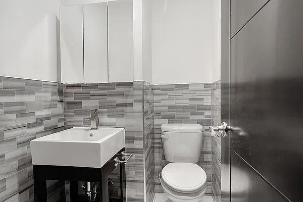 Rented by REZI | media 21