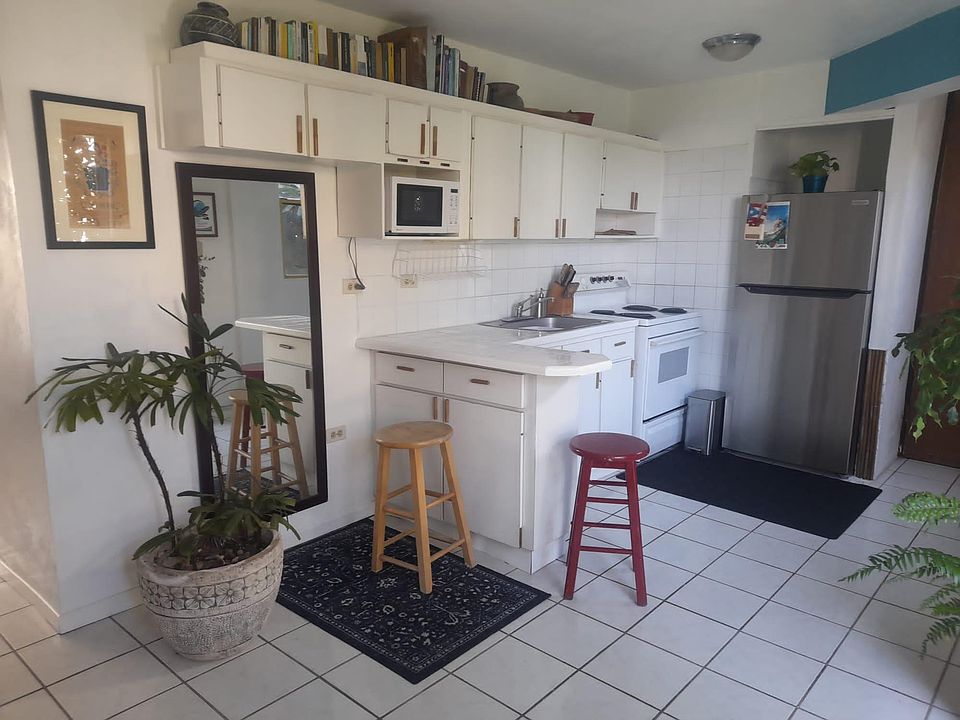 2nd image of 1700 Calle Leon Acuna #7