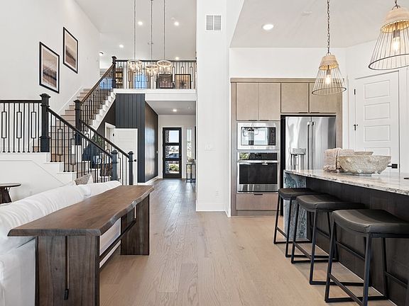 Open Concept Floorplan with Vaulted Ceilings