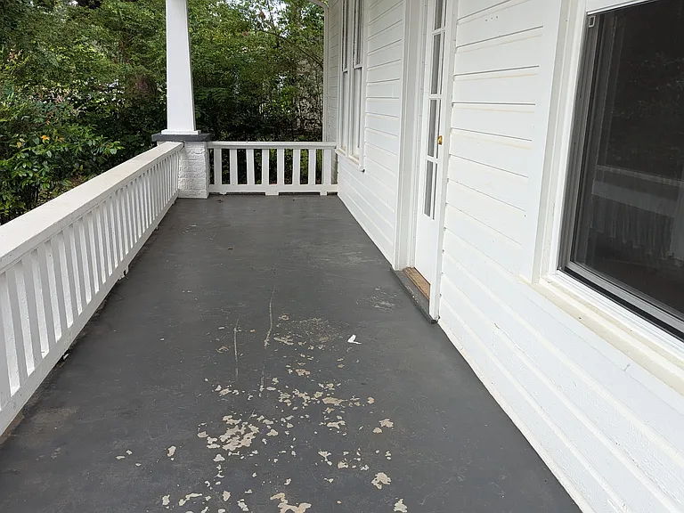 218 Howell St — Photo 10