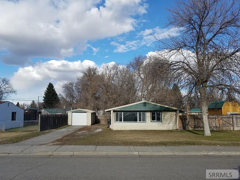 1st image of 670 NE Bonneville Dr