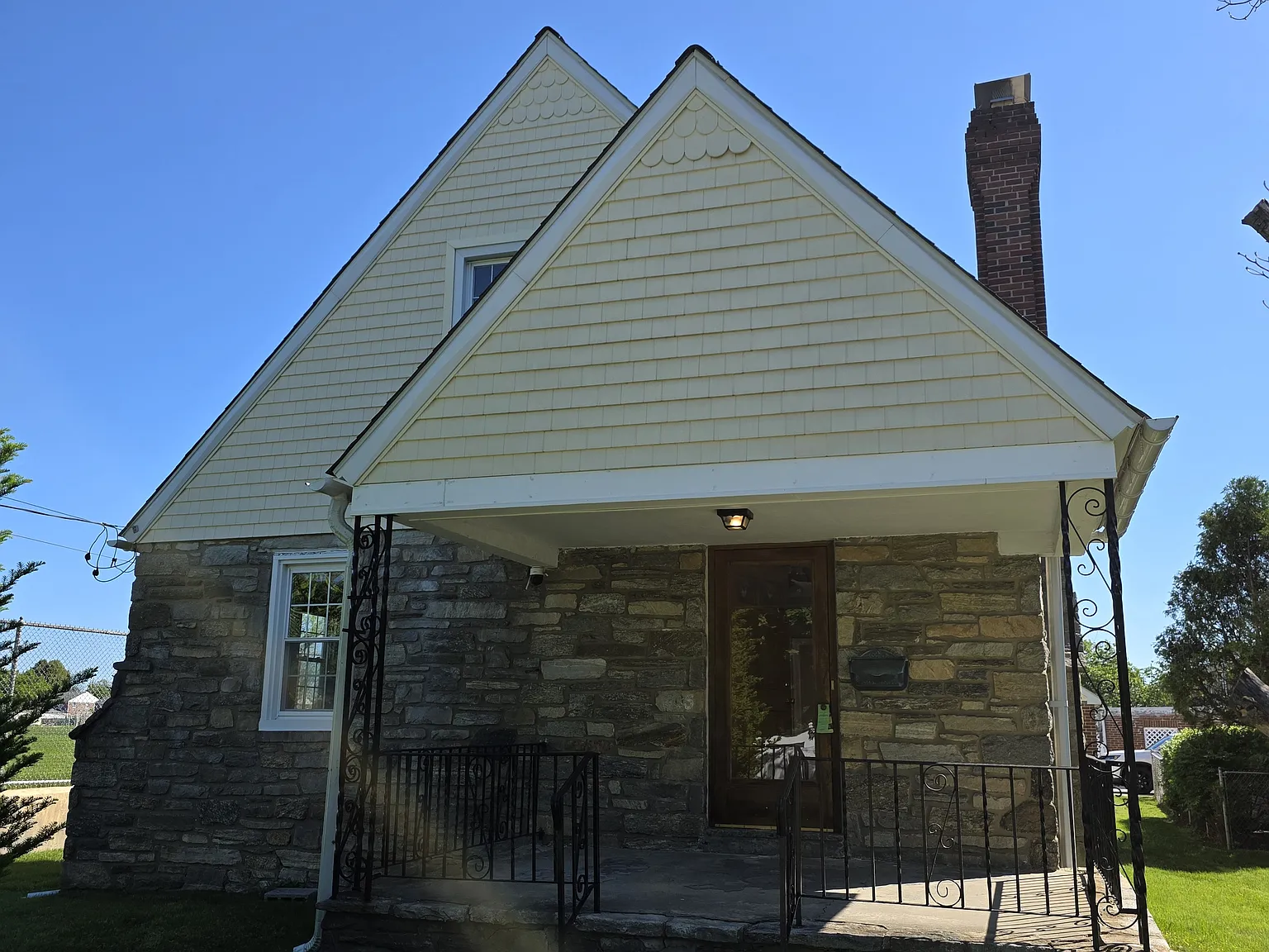 3 bed, 1124 sqft, $3,250 — Photo 1