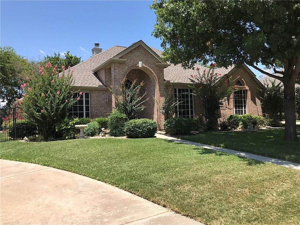 1st image of 807 Saint Eric Dr