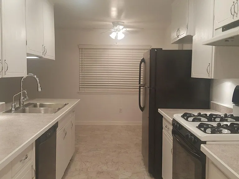 1822 Pontiac Dr — Photo 9