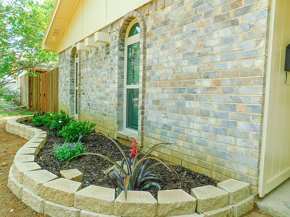 3rd image of 1108 Winterwood Dr