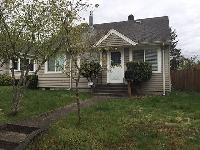 1st image of 2722 S 14th St