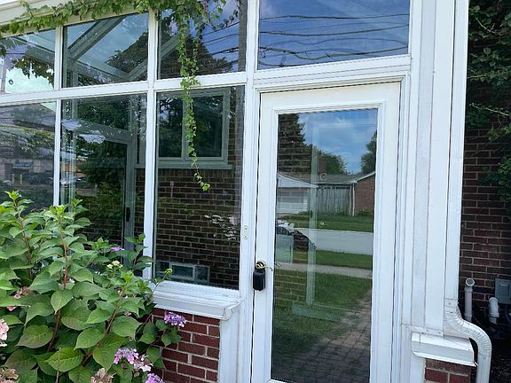 5th image of 3874 Ravena Ave