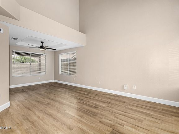 5th image of 1445 E COUNTRYWALK Lane