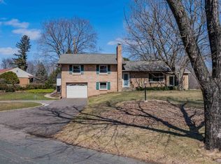 2576 Southlawn Dr, Saint Paul, MN 55109