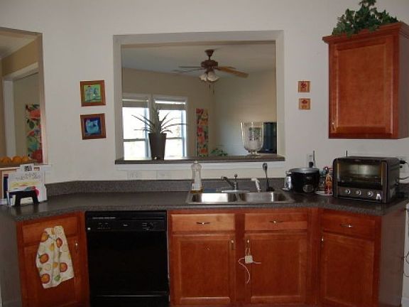4th image of 3145 Briaroak Dr