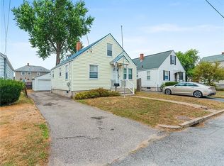 85 Manistee St, Pawtucket, RI 02861