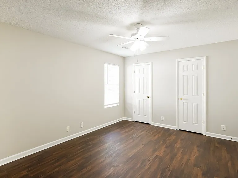 1464 Rochester Dr — Photo 9