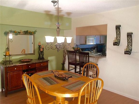5th image of 520 Kensington Lake Cir