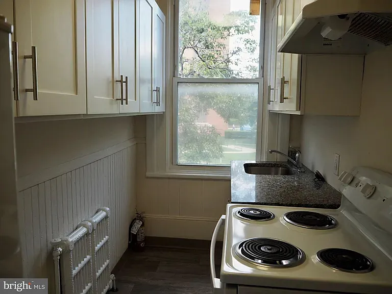 3318 Arch St #2 — Photo 11