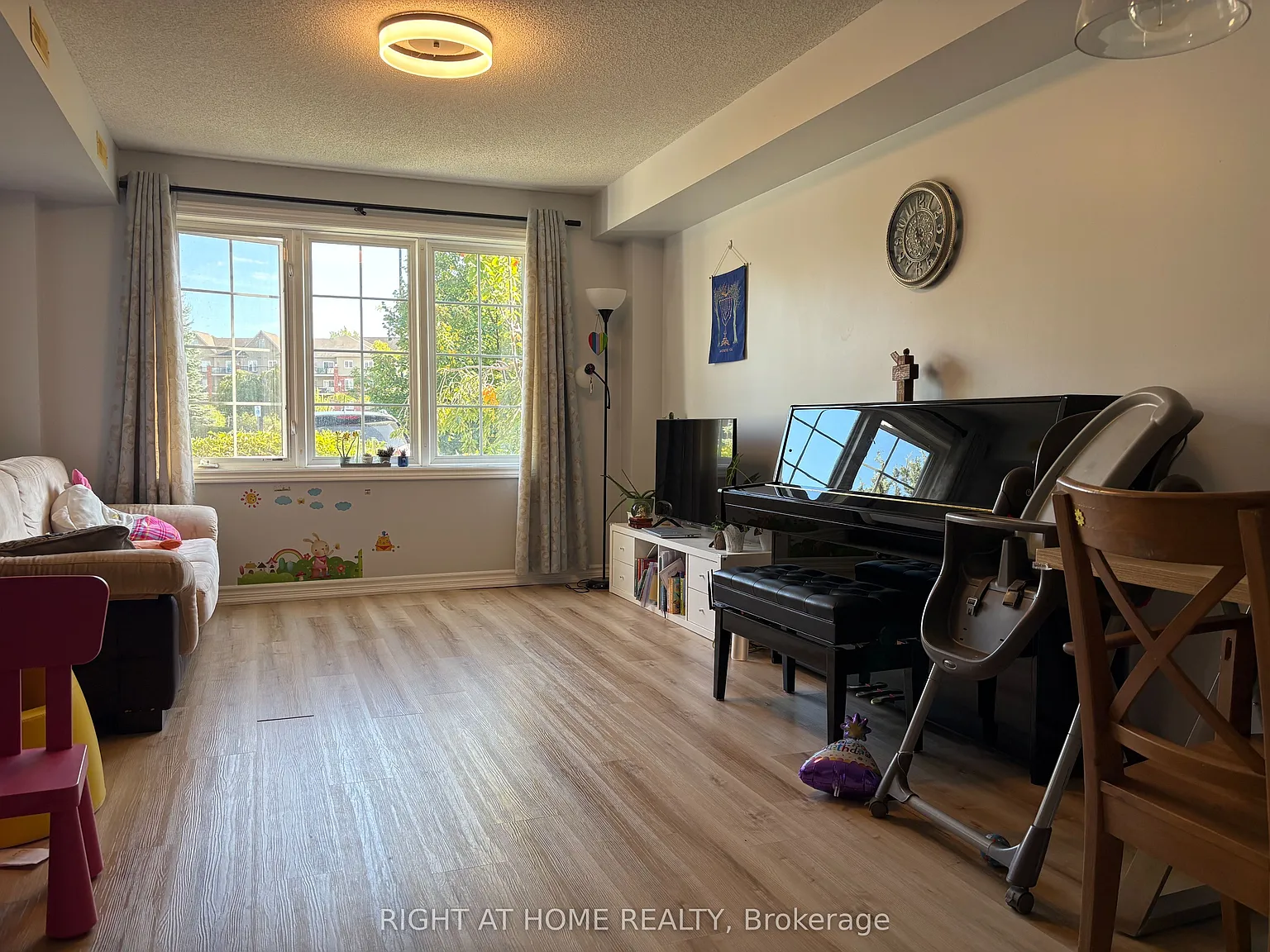 2 bed, $2,350 — Photo 3