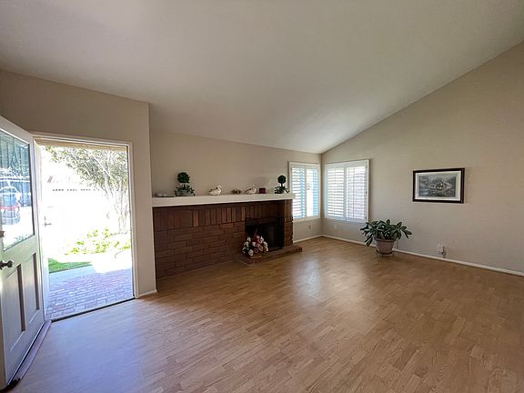 3rd image of 2752 Cedar Wood Pl