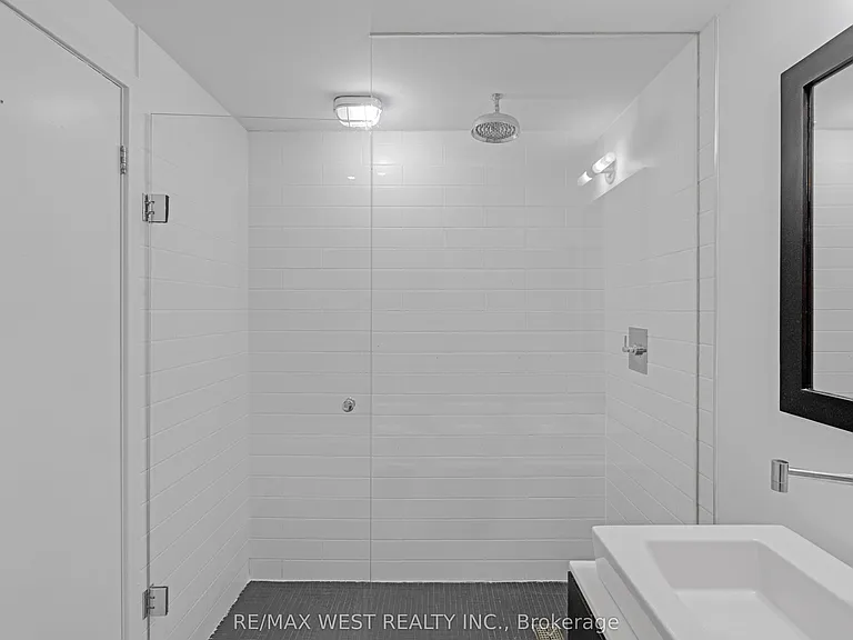 42 Camden St #303 — Photo 20