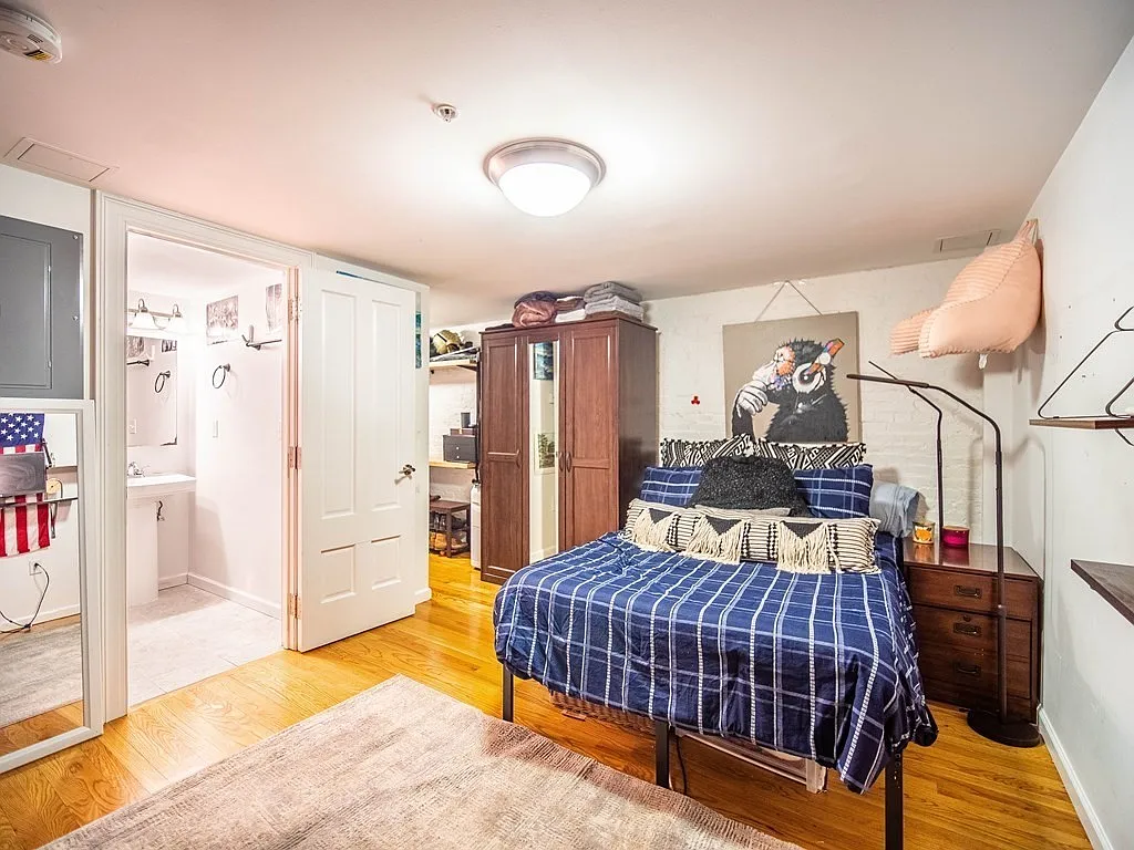 Studio, 265 sqft, $2,200 — Photo 4