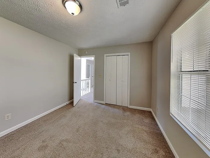 2277 Hampton Dr — Photo 13