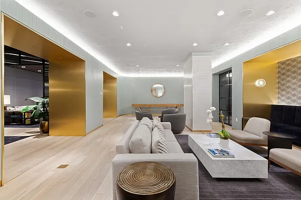 Rented by Greystar | media 32